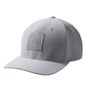 🆕 The North Face Flexfit Logo Ballcap